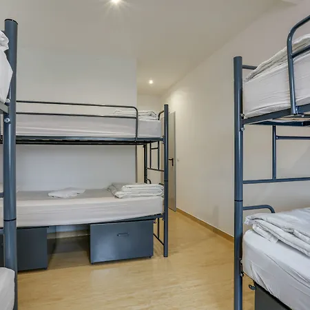 Hans Brinker Hostel